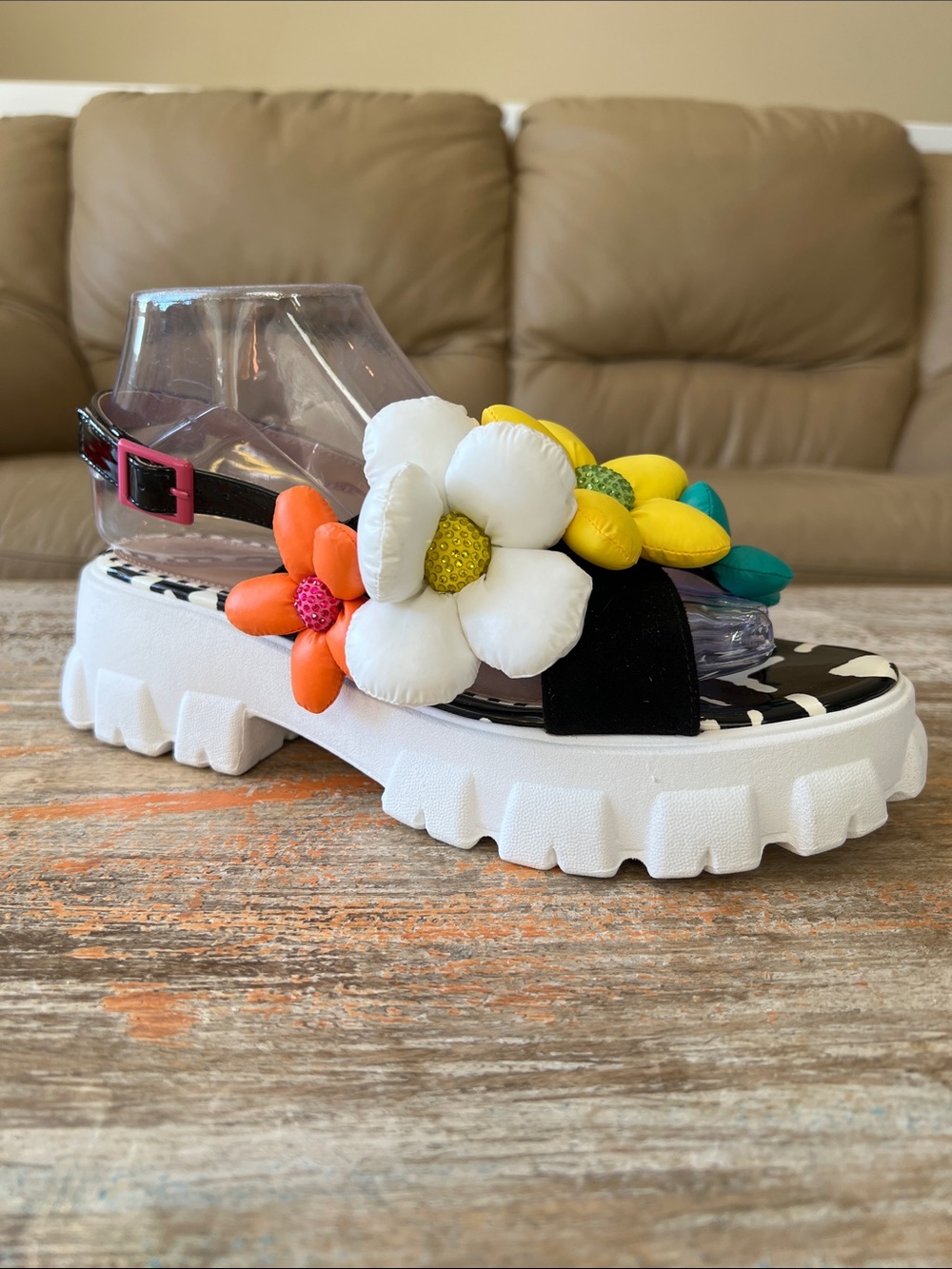 Betsey Johnson Beebee Flower Platform Lug-Sole Sandals Size 7.5